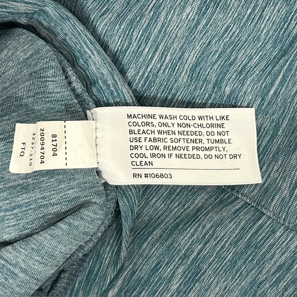 Duluth Trading Company Armachillo V-Neck T Shirt - Women’s Medium - EUC - Teal - Picture 10 of 10